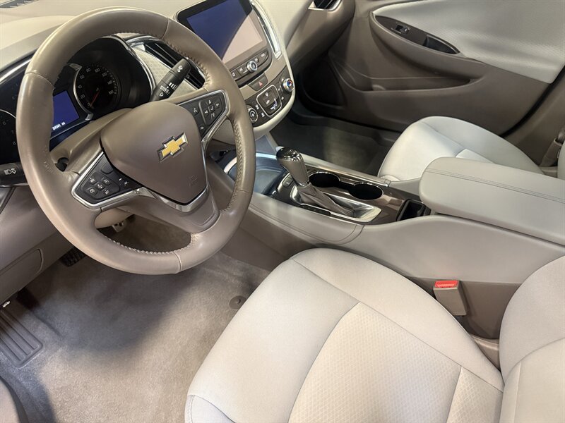 Used 2016 Chevrolet Malibu LT w/ Driver Confidence Package FWD image 18