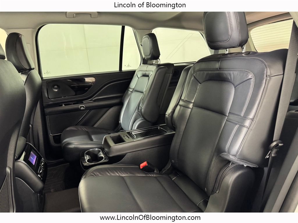 Used 2025 Lincoln Aviator Reserve w/ Jet Appearance Package AWD/4WD image 13