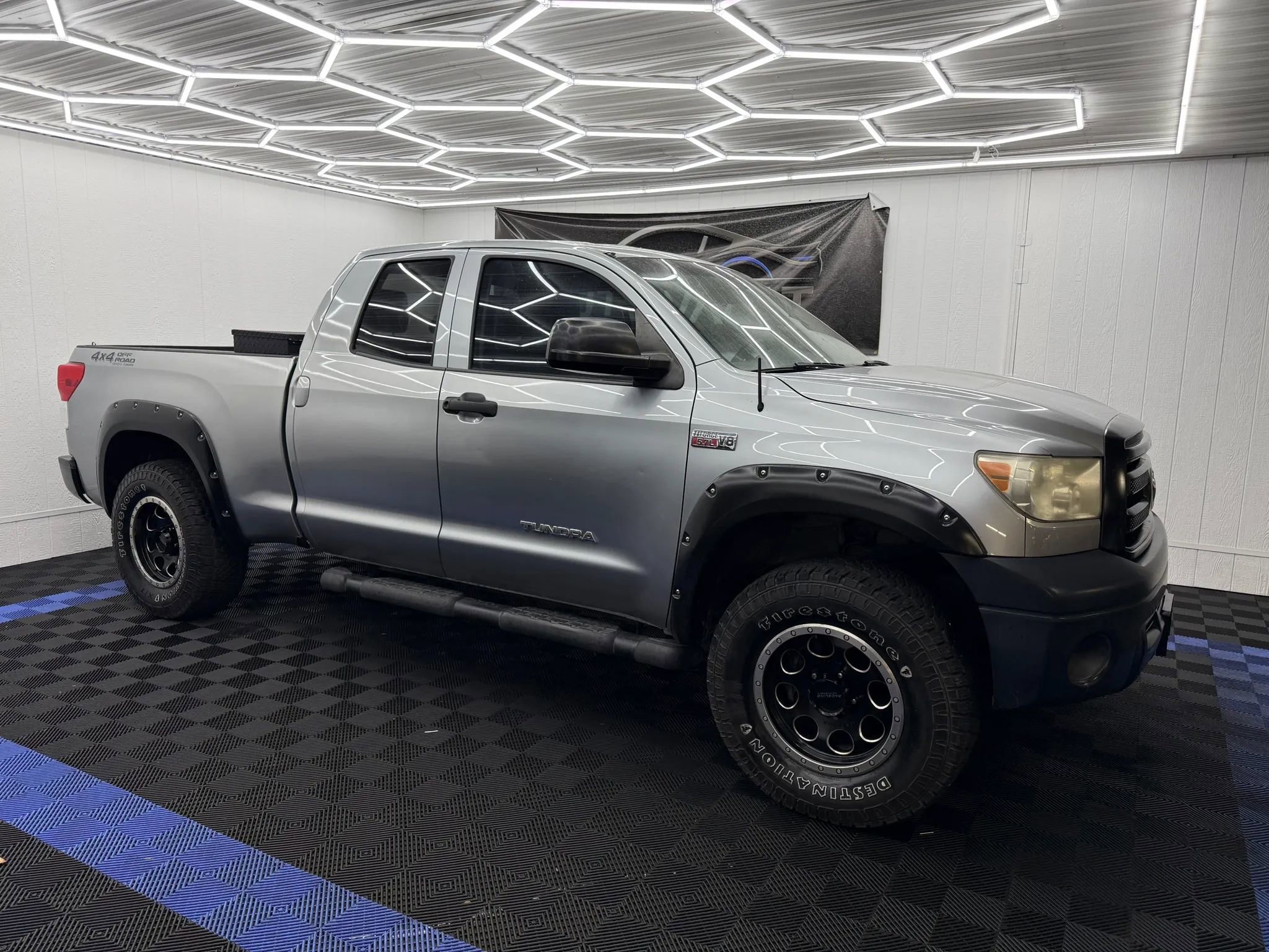 Used 2013 Toyota Tundra 4x4 Double Cab w/ Tow Pkg image 2