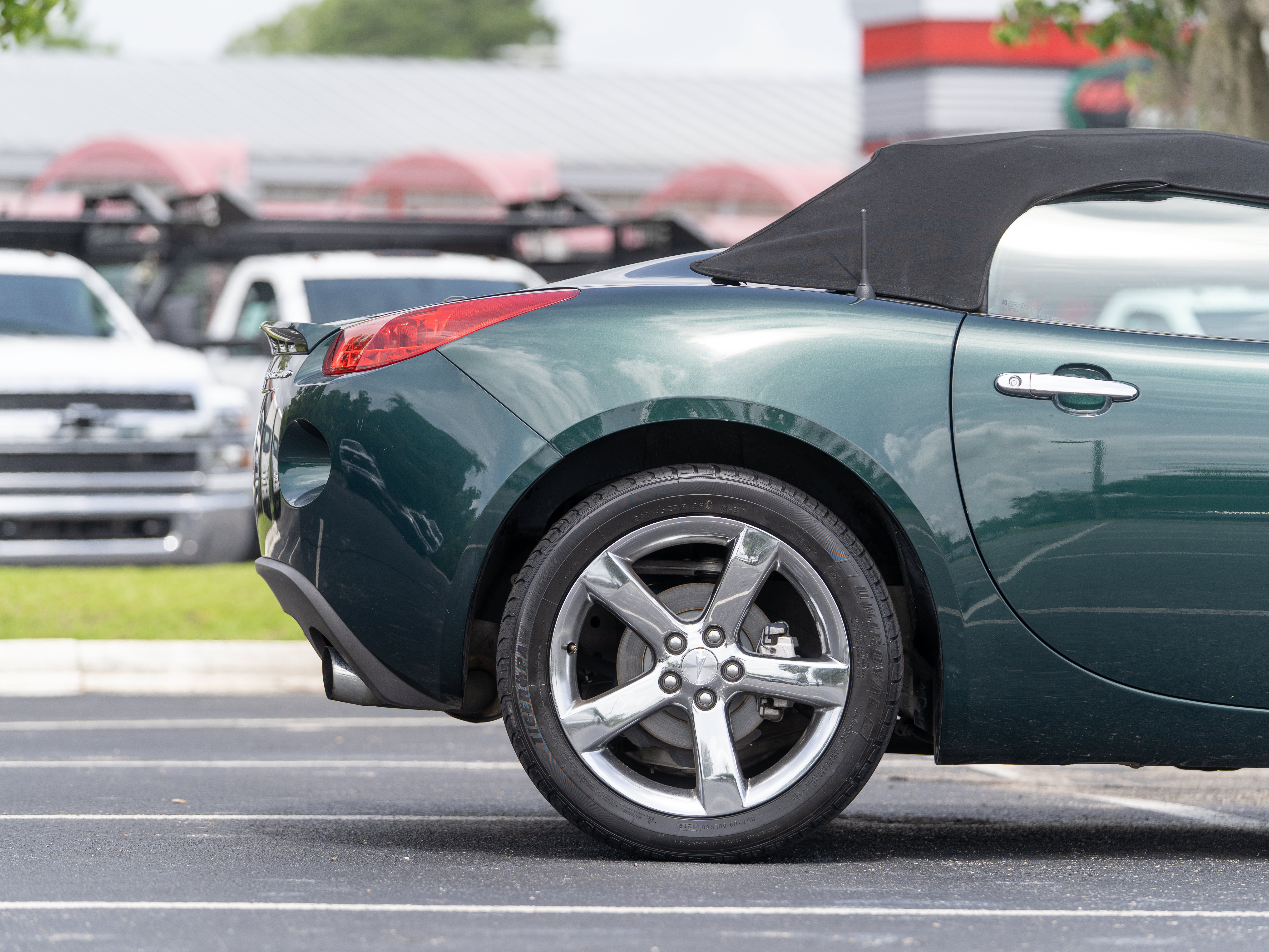 Used 2007 Pontiac Solstice GXP w/ Premium Package RWD image 6