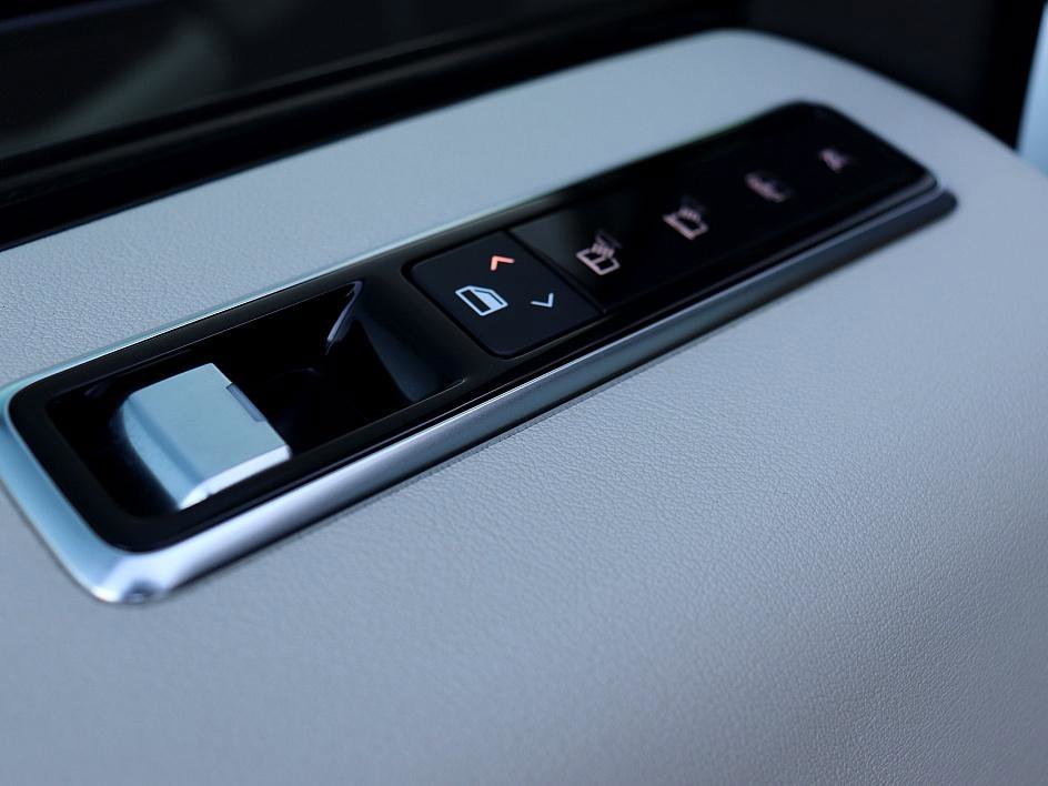 Used 2019 Land Rover Range Rover HSE image 33