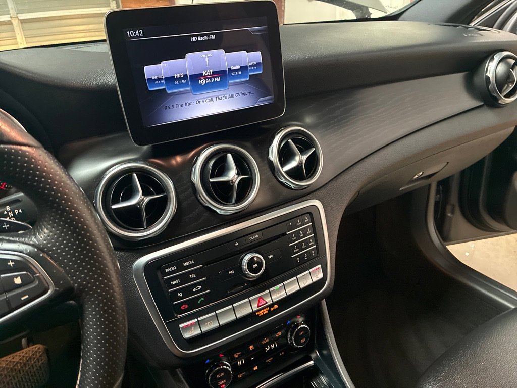 Used 2018 Mercedes-Benz GLA 250 4MATIC image 18