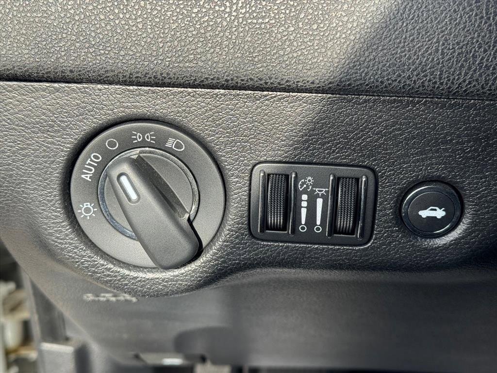 Used 2019 Chrysler 300 Touring w/ Sport Appearance Package image 22