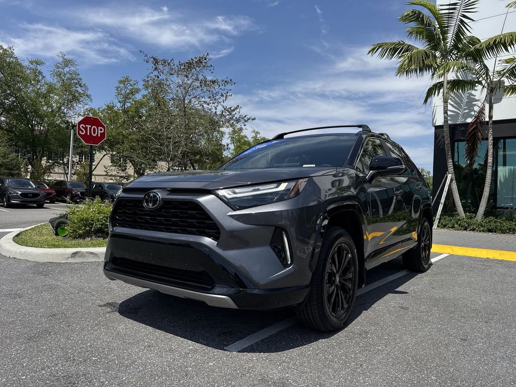 Used 2025 Toyota RAV4 XSE w/ Weather Package AWD/4WD image 31