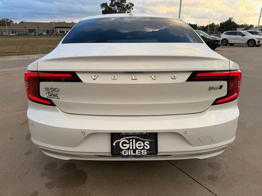 Used 2023 Volvo S90 B6 Ultimate image 4