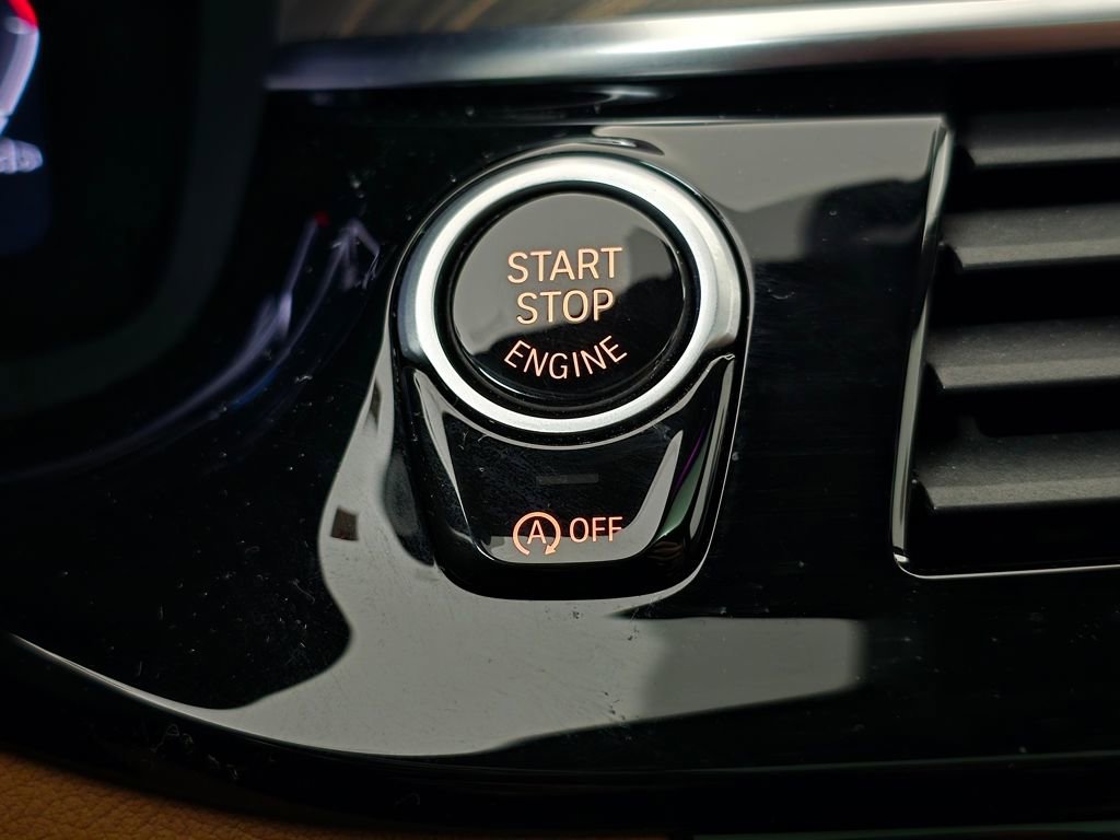 Used 2021 BMW M550i xDrive w/ Executive Package image 29