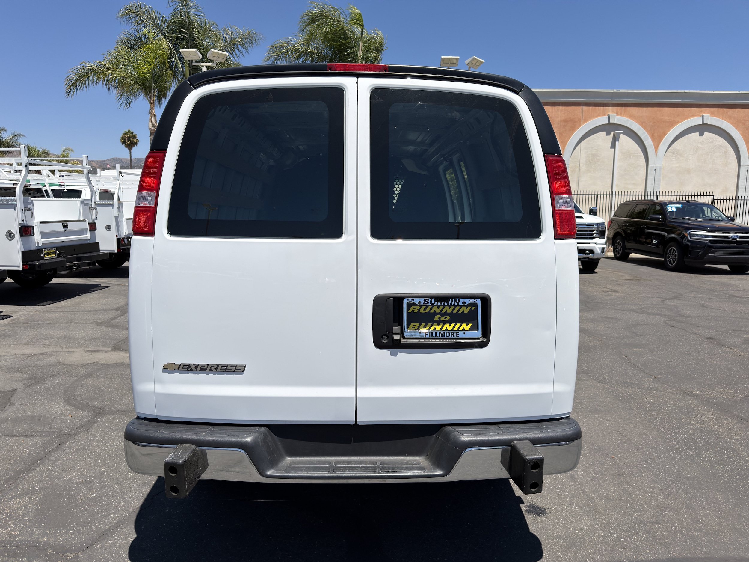 Used 2024 Chevrolet Express 2500 w/ Driver Convenience Package RWD image 7