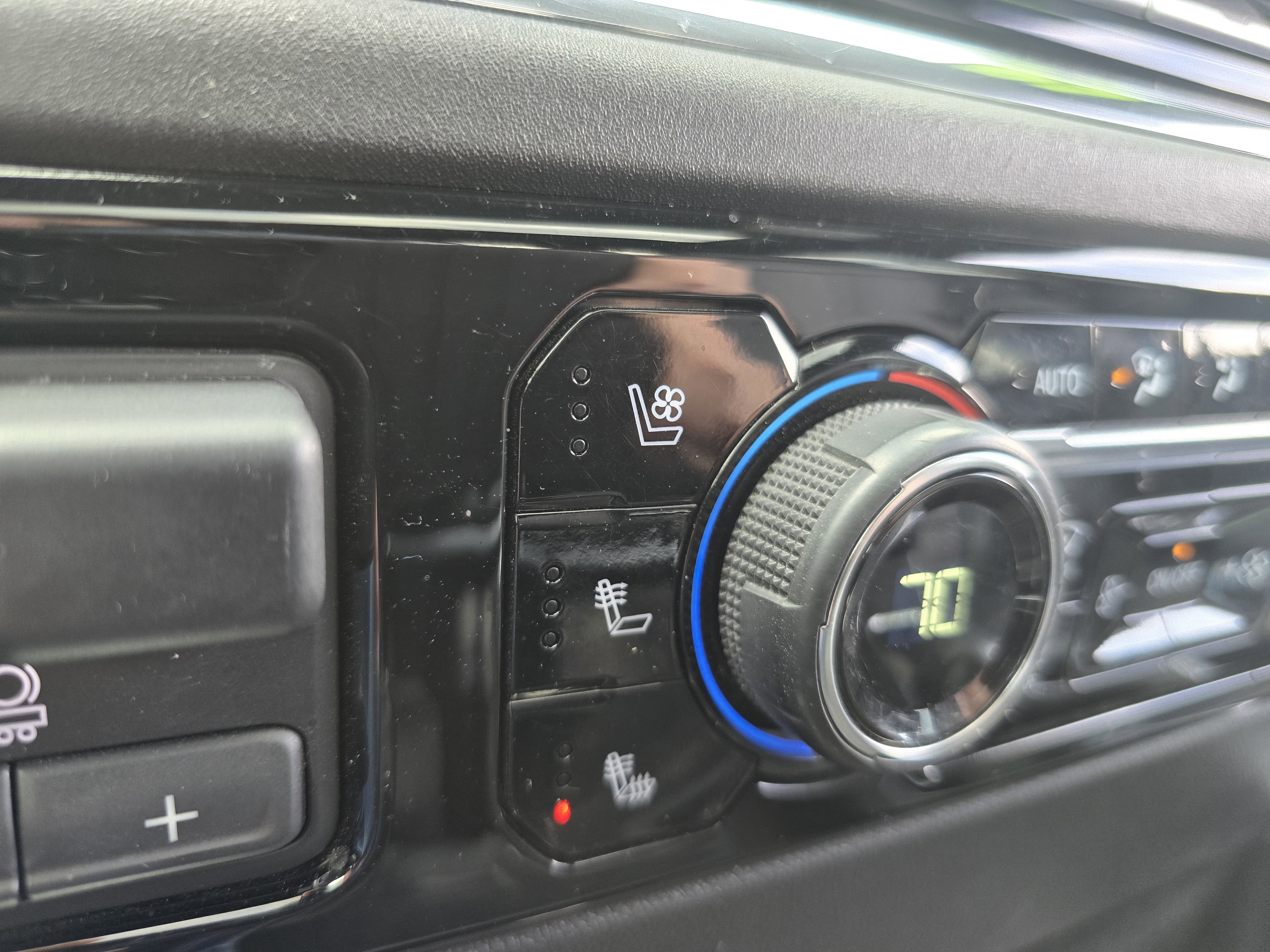 Used 2024 Chevrolet Silverado 1500 High Country w/ High Country Premium Package image 26