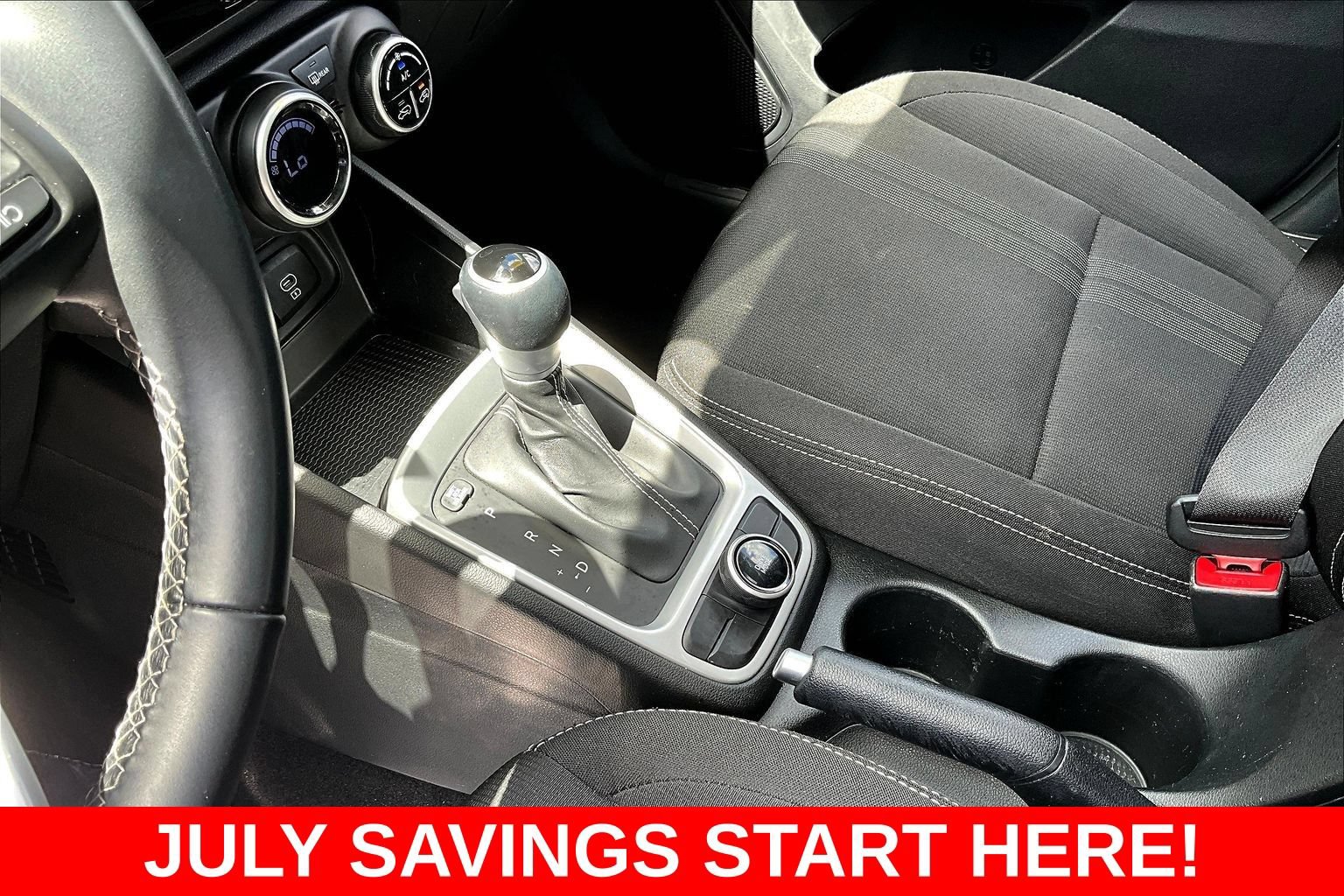 Used 2025 Hyundai Venue SEL FWD image 23