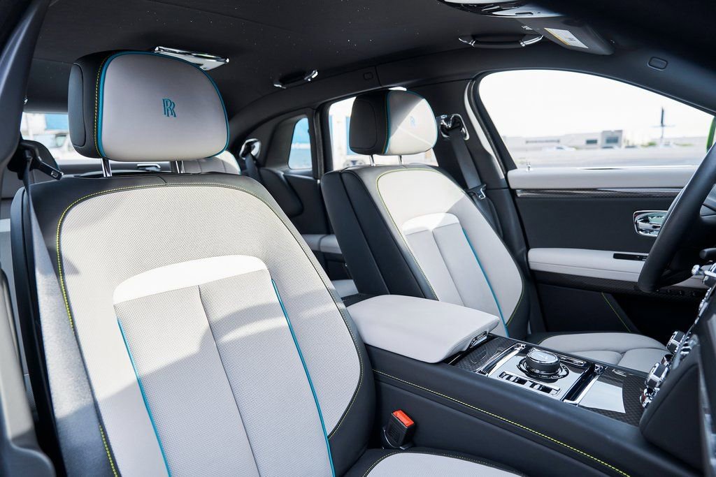 Used 2025 Rolls-Royce Ghost Black Badge image 48