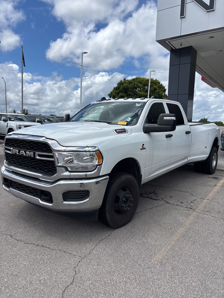 Used 2024 RAM 3500 Tradesman w/ Chrome Appearance Group AWD/4WD video 1