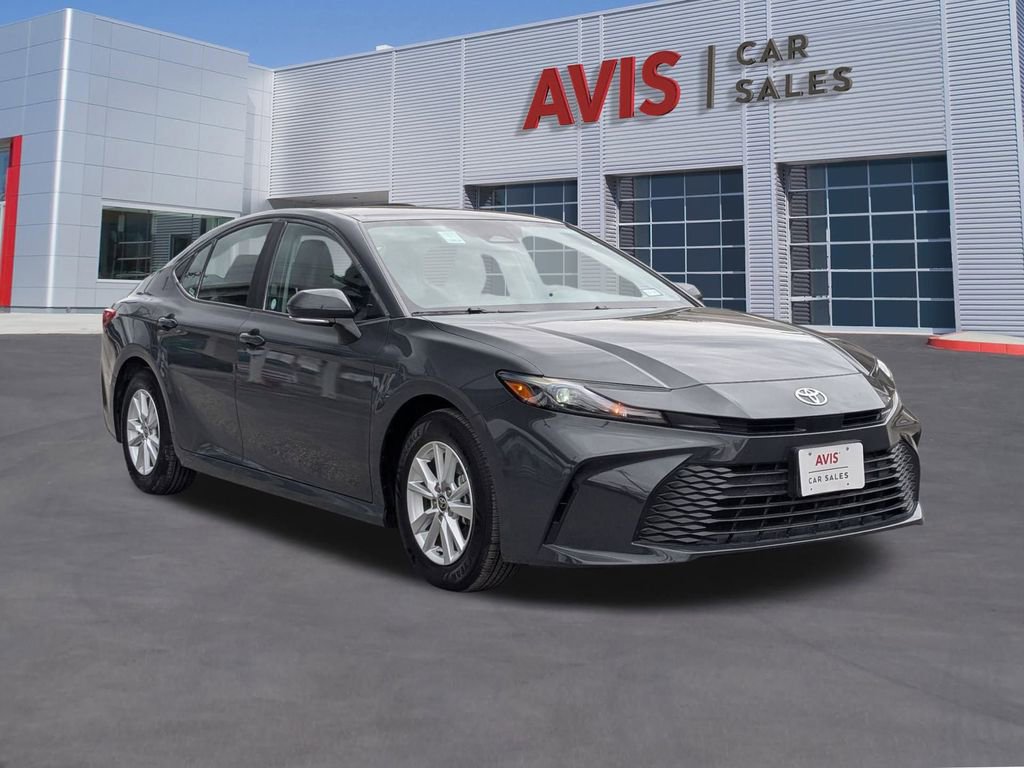 Used 2025 Toyota Camry LE image 9