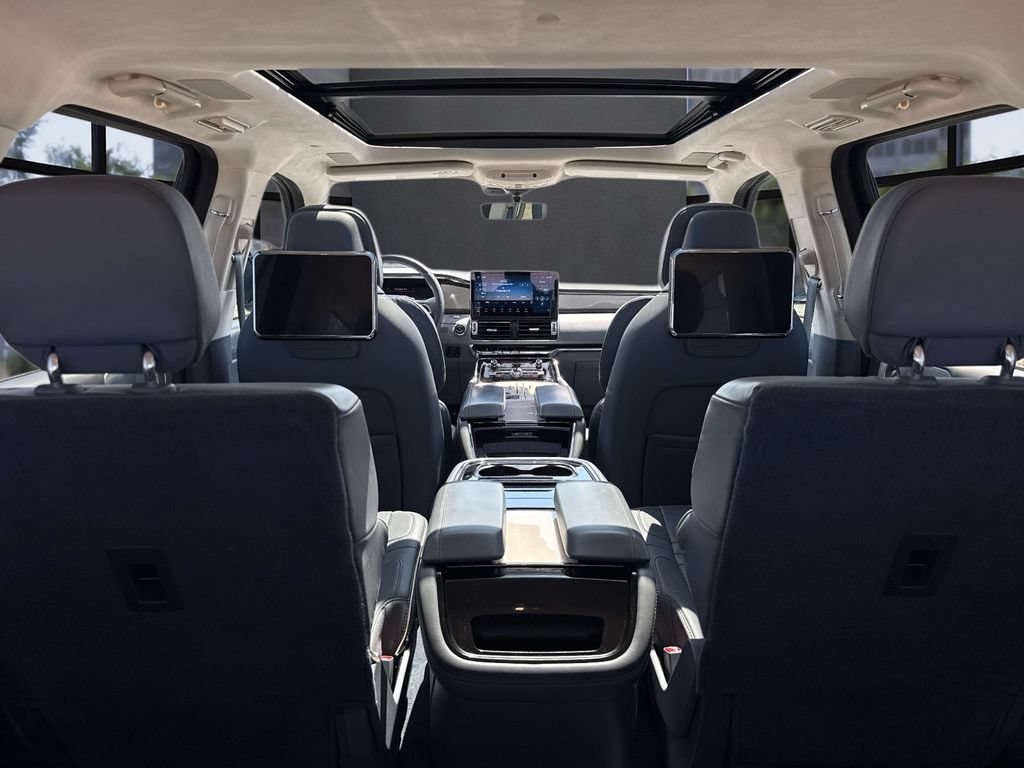 Certified 2023 Lincoln Navigator L Black Label AWD/4WD image 11