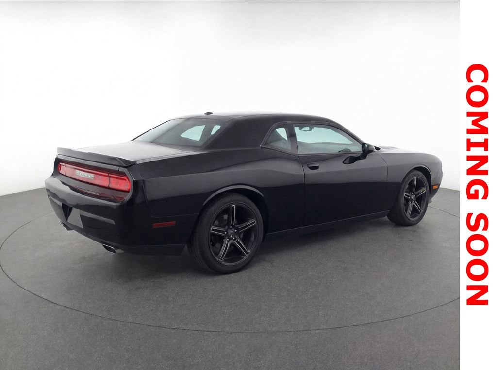 Used 2013 Dodge Challenger SXT RWD image 5