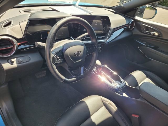 Used 2025 Chevrolet Trax RS w/ Driver Confidence Package FWD image 7
