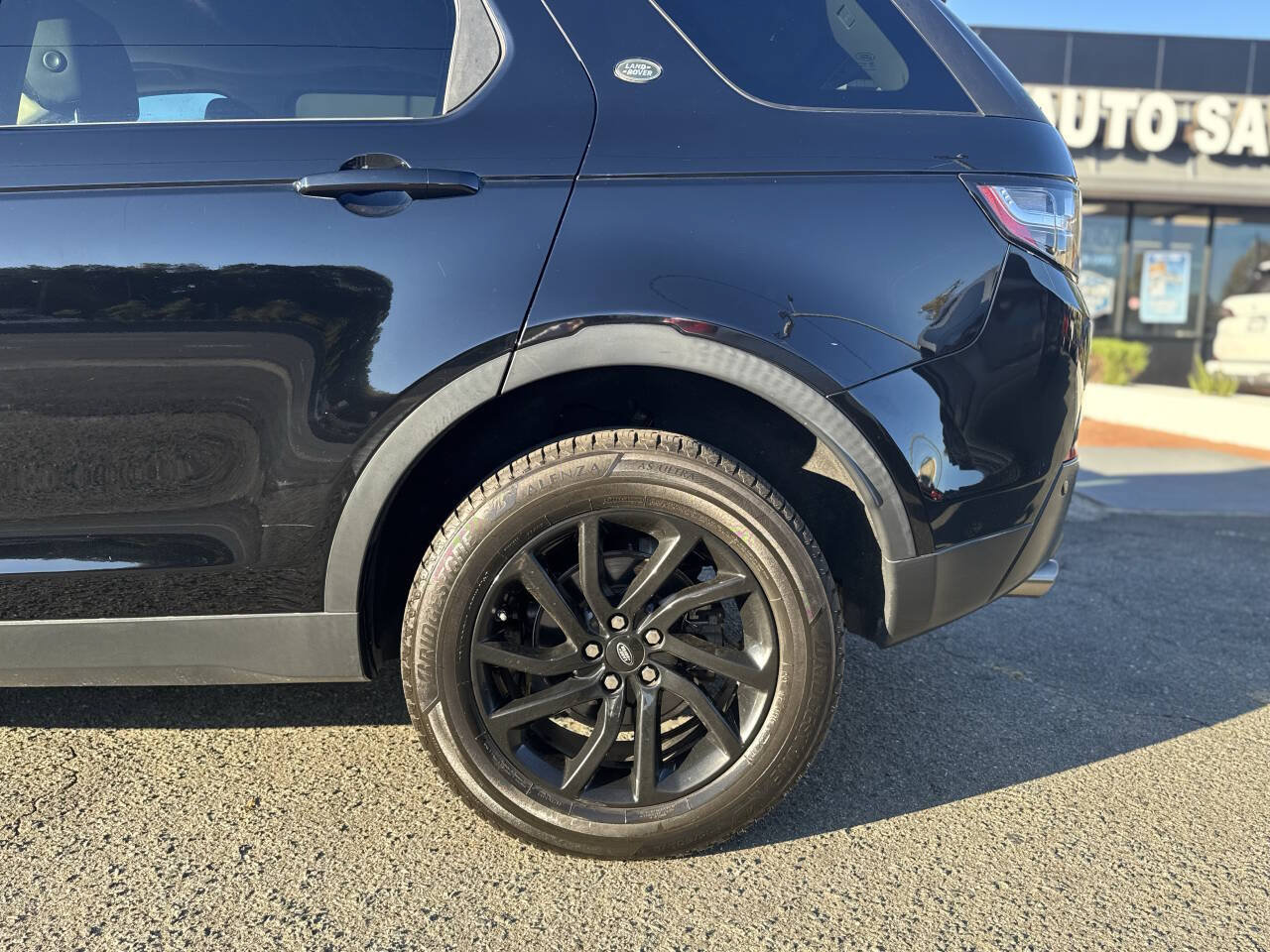 Used 2018 Land Rover Discovery Sport SE AWD/4WD image 20