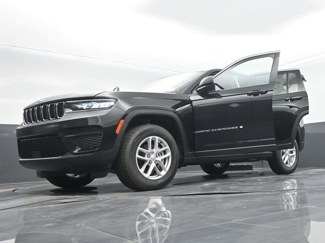 Used 2024 Jeep Grand Cherokee Laredo X image 65