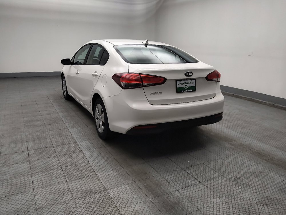 Used 2017 Kia Forte LX image 5