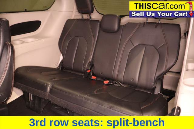 Used 2017 Chrysler Pacifica Touring-L FWD image 24