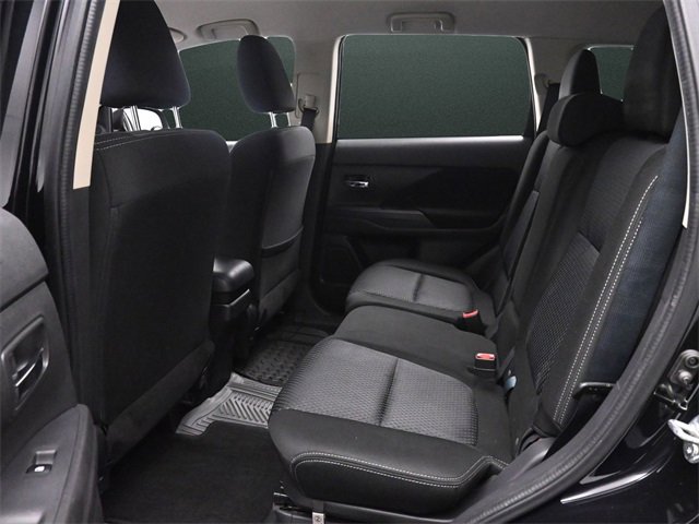 Used 2018 Mitsubishi Outlander SE image 13