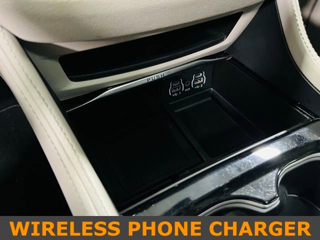 Used 2023 Chrysler Pacifica Limited image 10