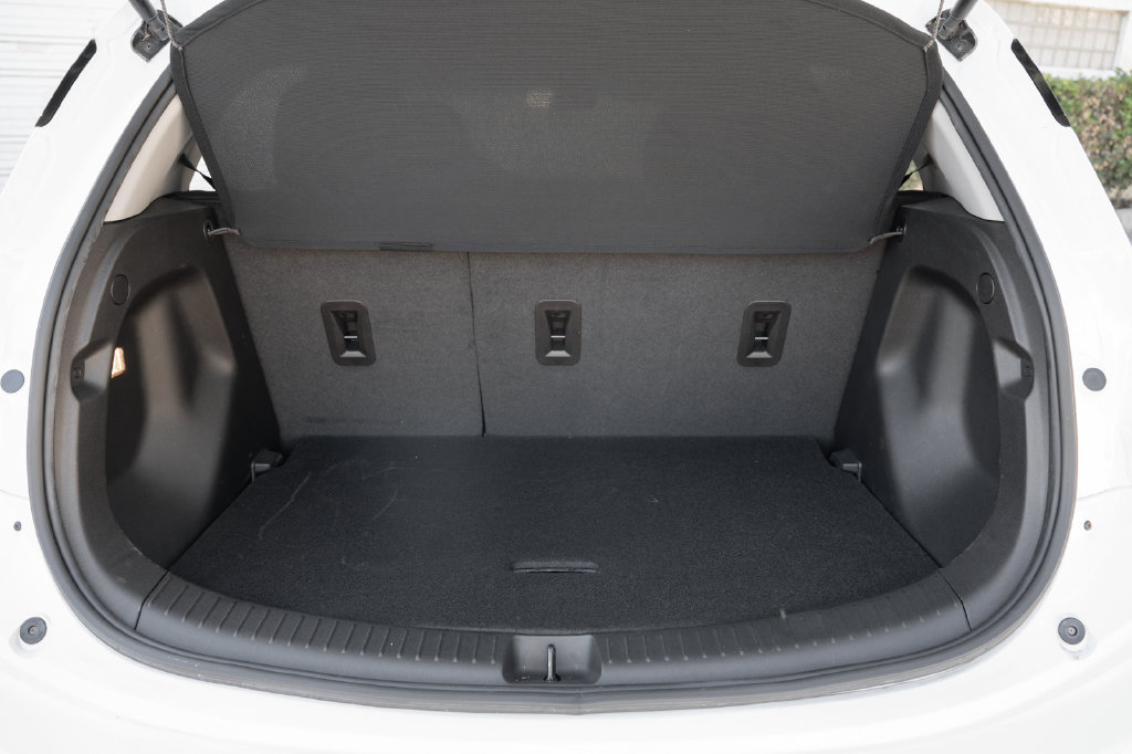 Used 2023 Chevrolet Bolt LT FWD image 37
