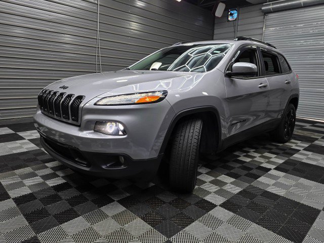 Used 2017 Jeep Cherokee High Altitude FWD image 38
