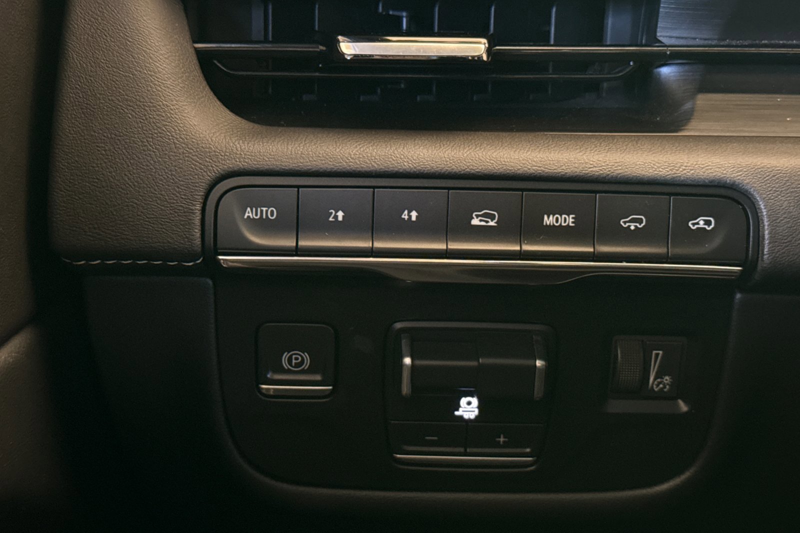 Used 2023 Cadillac Escalade ESV Sport w/ Touring Package AWD/4WD image 38