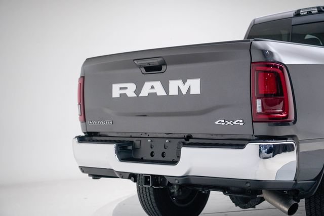Used 2025 RAM 2500 Laramie AWD/4WD image 8
