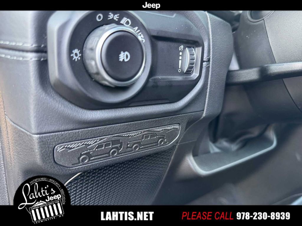 New 2025 Jeep Wrangler Unlimited Sahara image 31