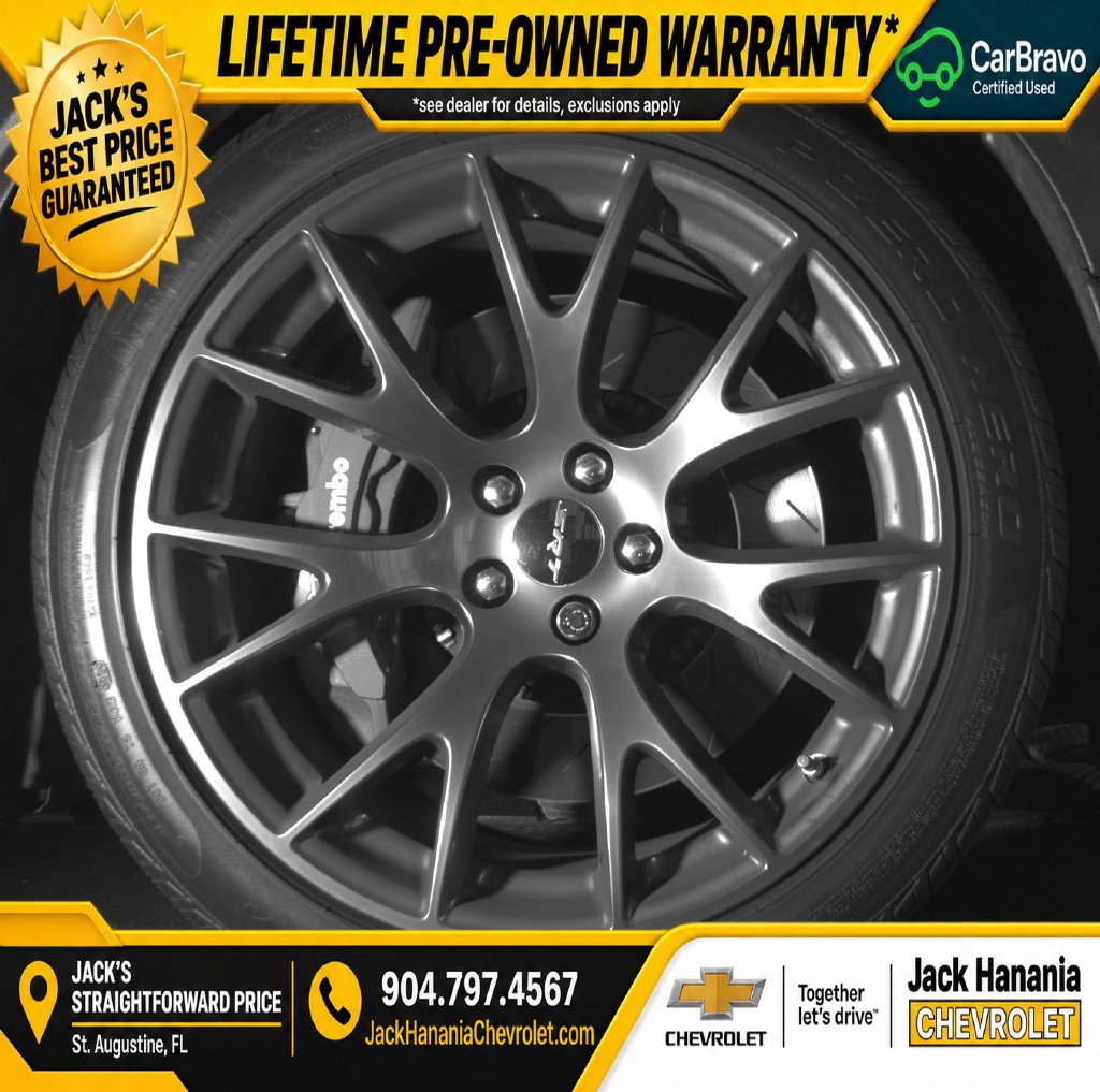 Used 2015 Dodge Challenger SRT RWD image 30