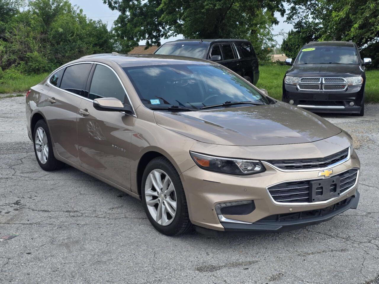 Used 2018 Chevrolet Malibu LT w/ Driver Confidence Package image 2