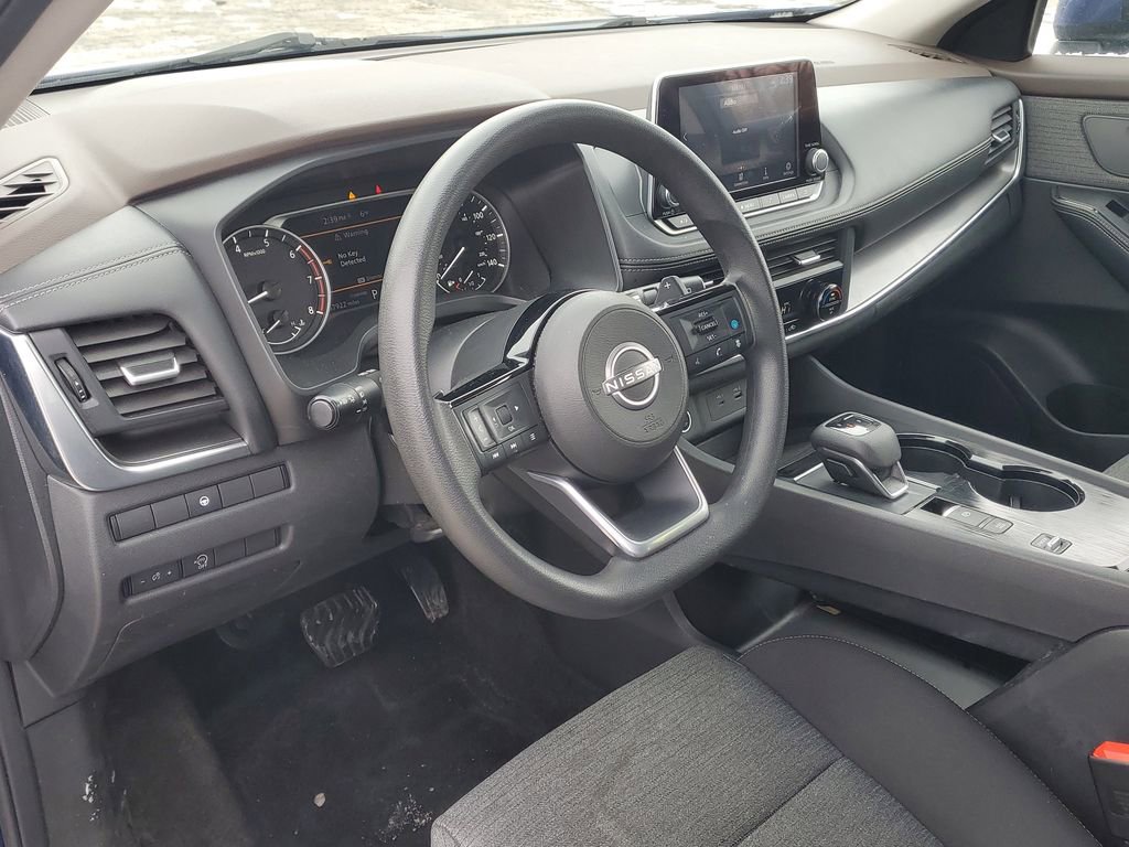 Used 2023 Nissan Rogue SV image 7
