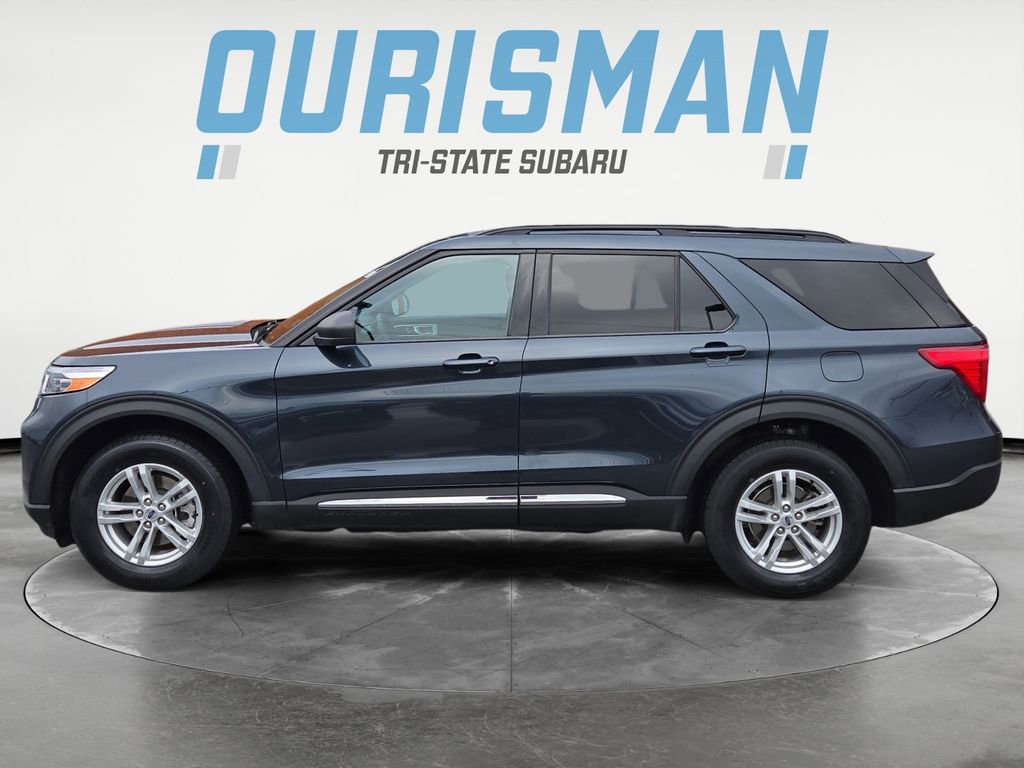 Used 2023 Ford Explorer XLT image 3