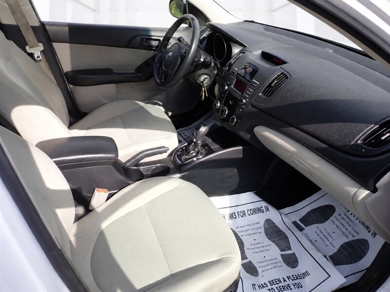 Used 2011 Kia Forte EX w/ Premium Pkg FWD image 11