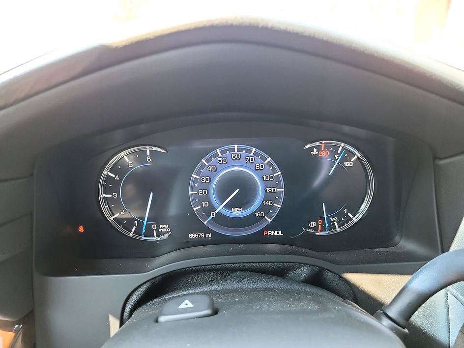 Used 2020 Cadillac Escalade Luxury w/ Escalade Sport Edition AWD/4WD image 27