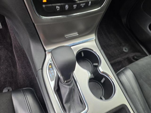 Used 2018 Jeep Grand Cherokee Altitude AWD/4WD image 21