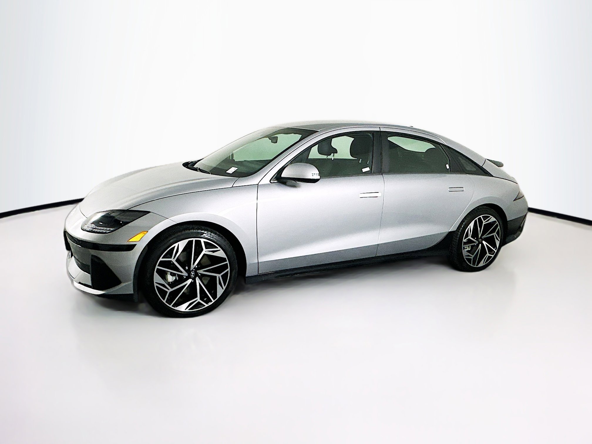 Used 2023 Hyundai Ioniq 6 SEL image 4