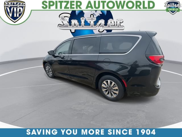 Used 2023 Chrysler Pacifica Touring-L FWD image 7