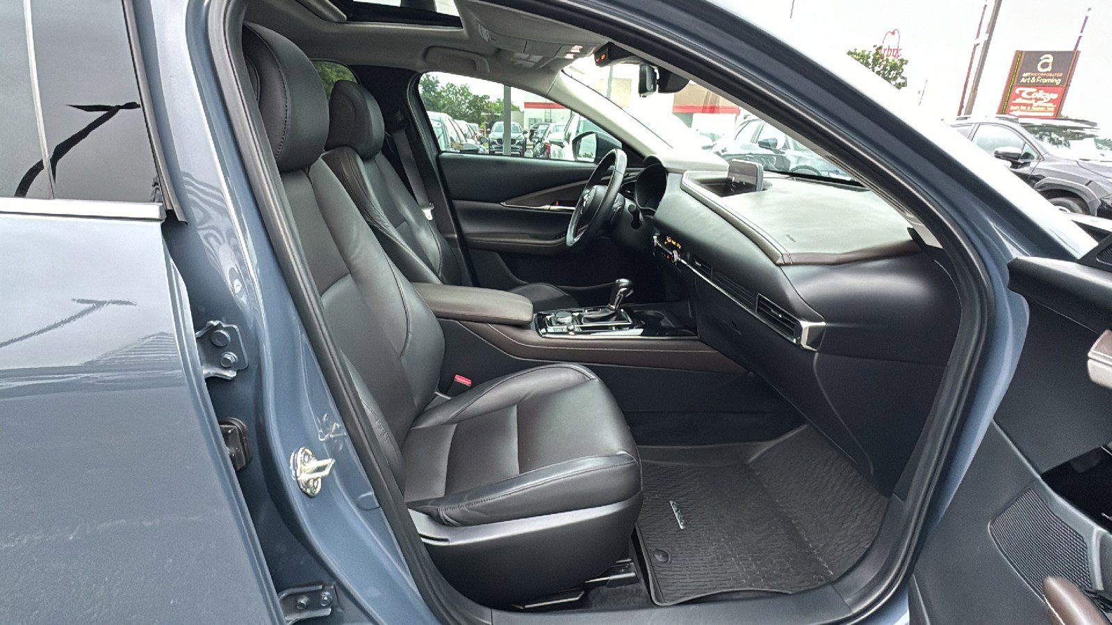 Used 2020 MAZDA CX-30 AWD w/ Premium Package image 23