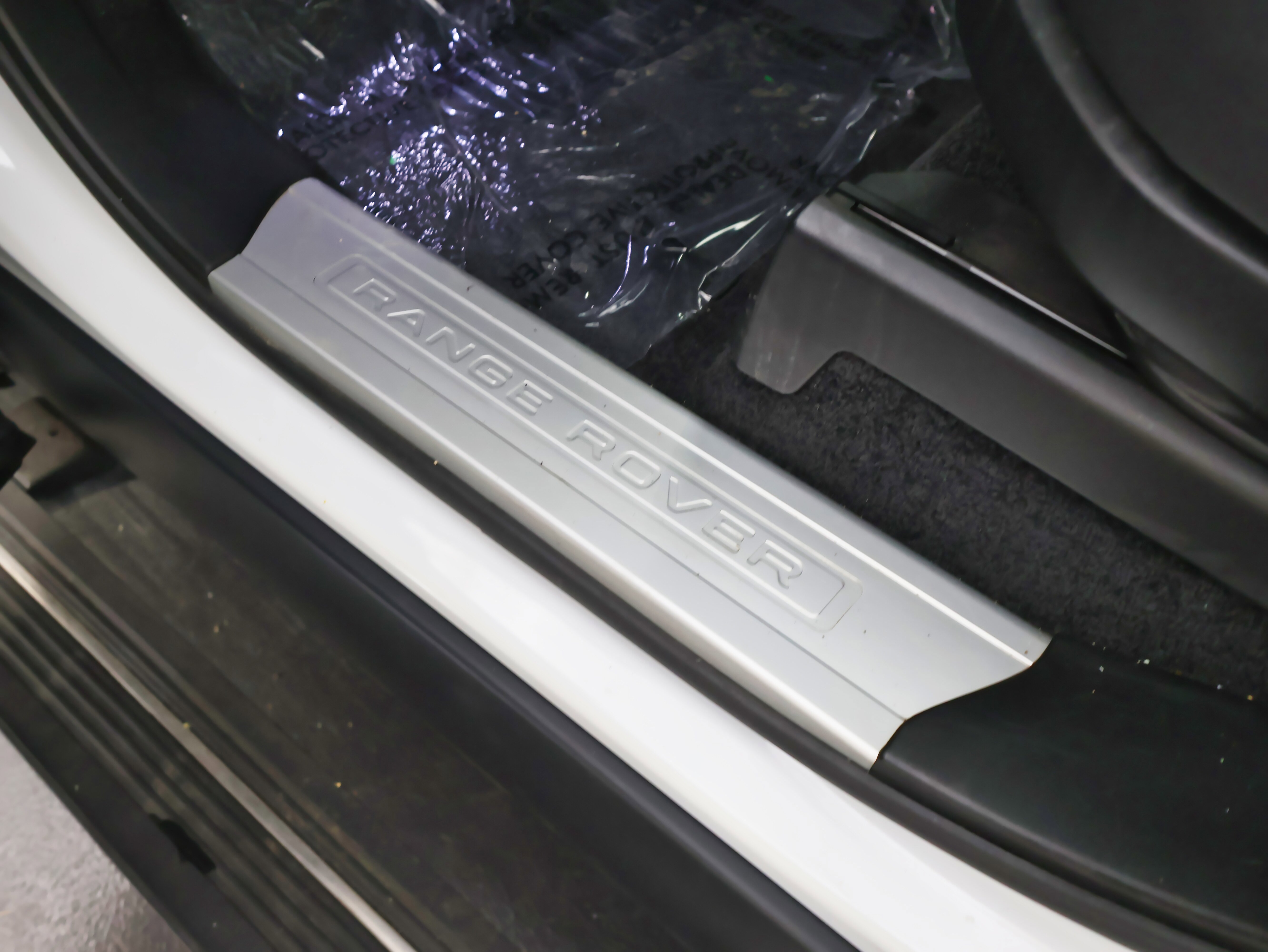 Used 2020 Land Rover Range Rover HSE image 20