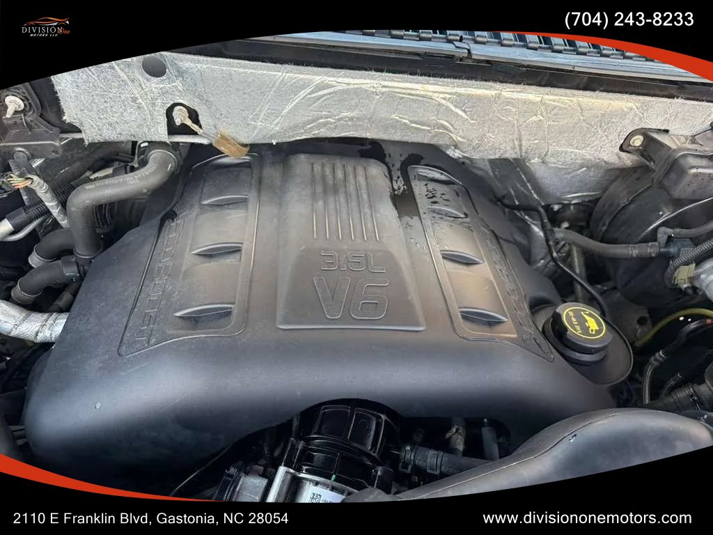 Used 2016 Ford Expedition Limited w/ Equipment Group 301A AWD/4WD image 8