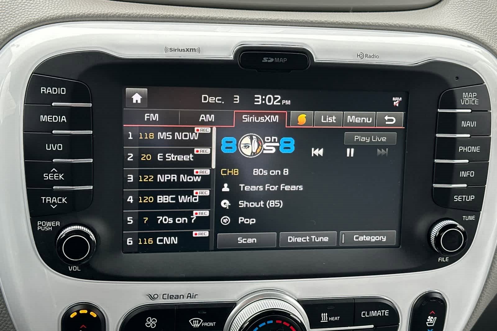 Used 2017 Kia Soul EV + image 18