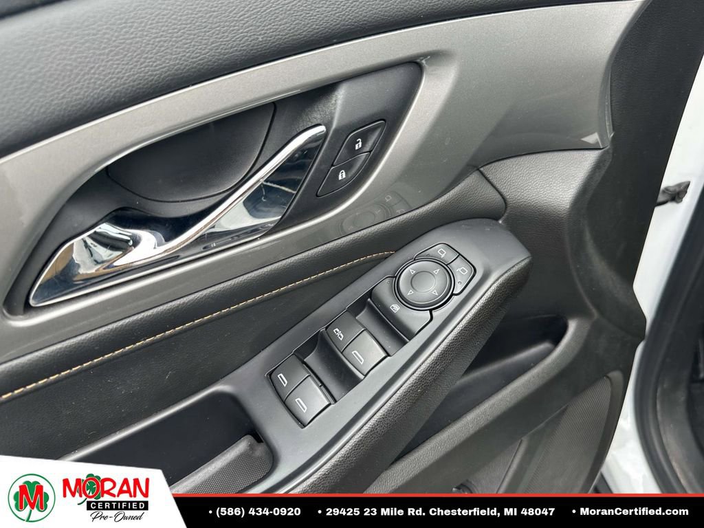 Used 2021 Chevrolet Traverse LT FWD image 18