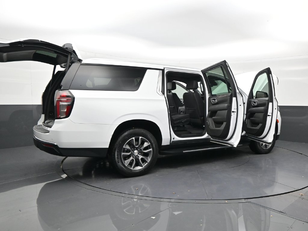 Used 2023 Chevrolet Suburban LT w/ LT Signature Package RWD image 28