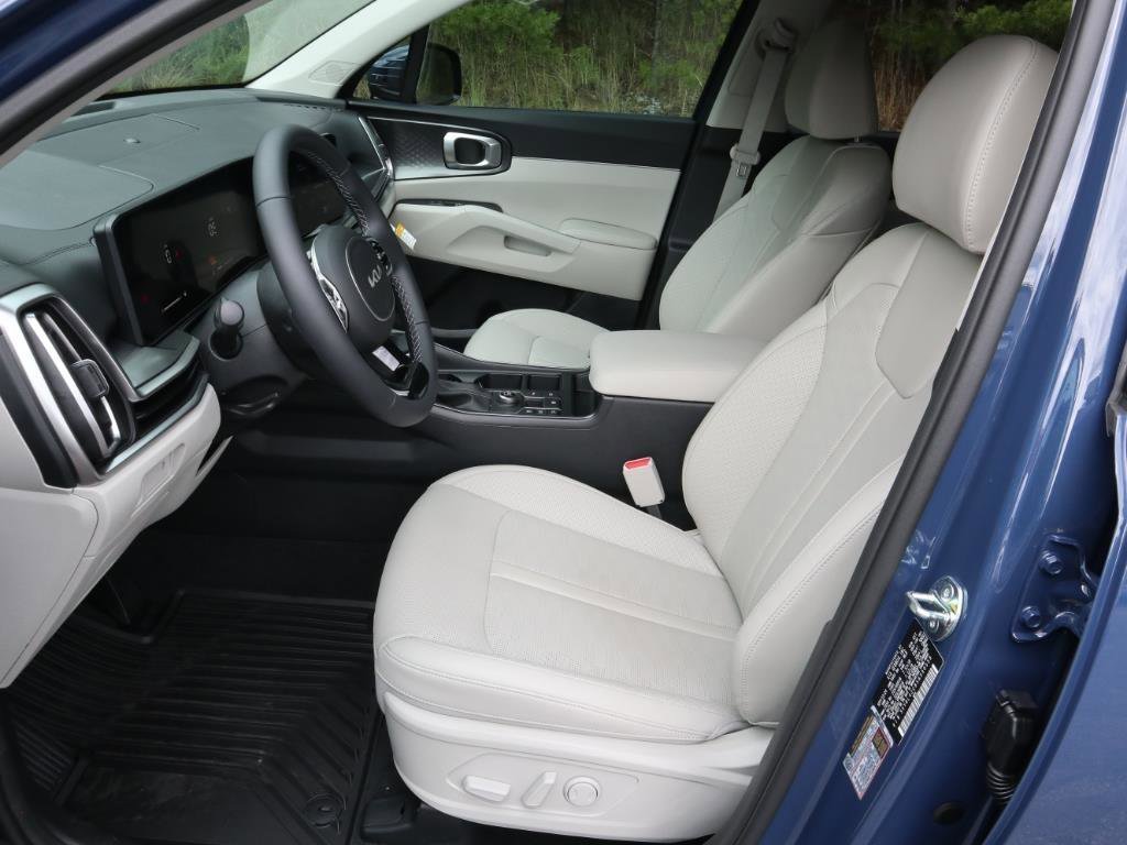 New 2025 Kia Sorento S w/ Panoramic Sunroof Package FWD image 5