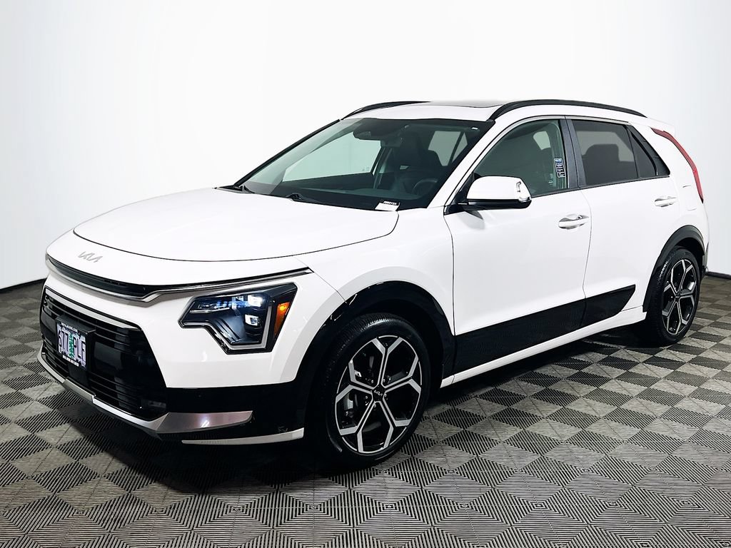 Used 2023 Kia Niro SX Touring FWD image 3