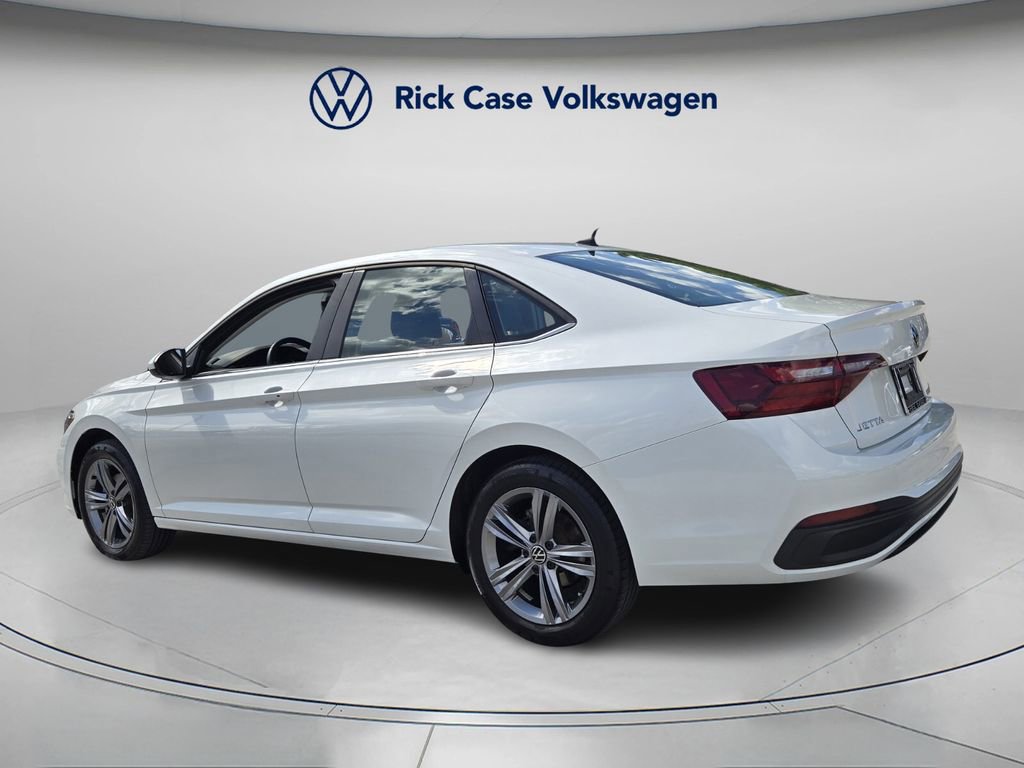Used 2023 Volkswagen Jetta SE image 8