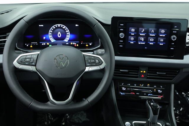 New 2025 Volkswagen Jetta SE image 12