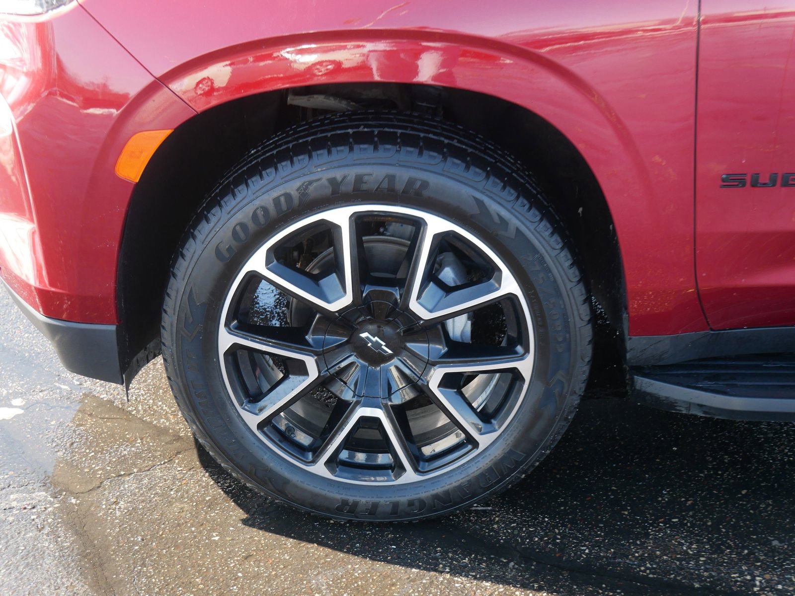 Used 2021 Chevrolet Suburban RST w/ Luxury Package AWD/4WD image 7